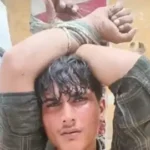 दिनदहाड़े चोरी करते थे; लोगों ने हाथ और कमर बांधकर चोर को पीटा, फिर किया पुलिस के हवाले